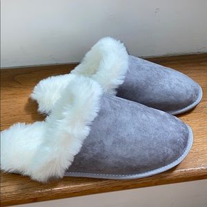 NEW!-furry Sherpa slippers (SOFT!!)